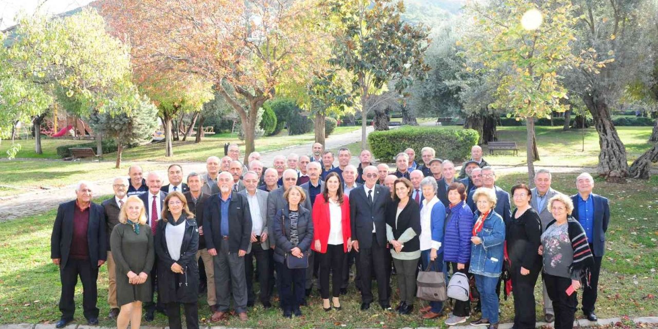 Başkan Çalkaya, öğretmenleri unutmadı
