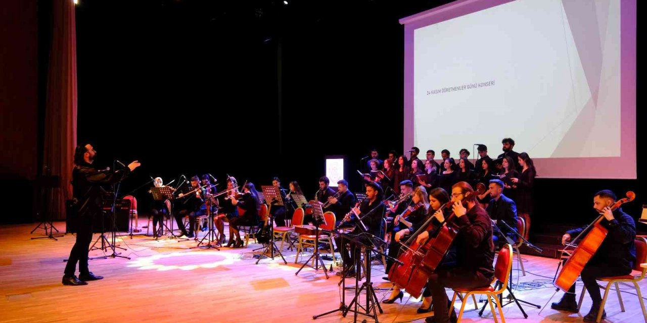 SCÜ’de Öğretmenler Günü konseri düzenlendi