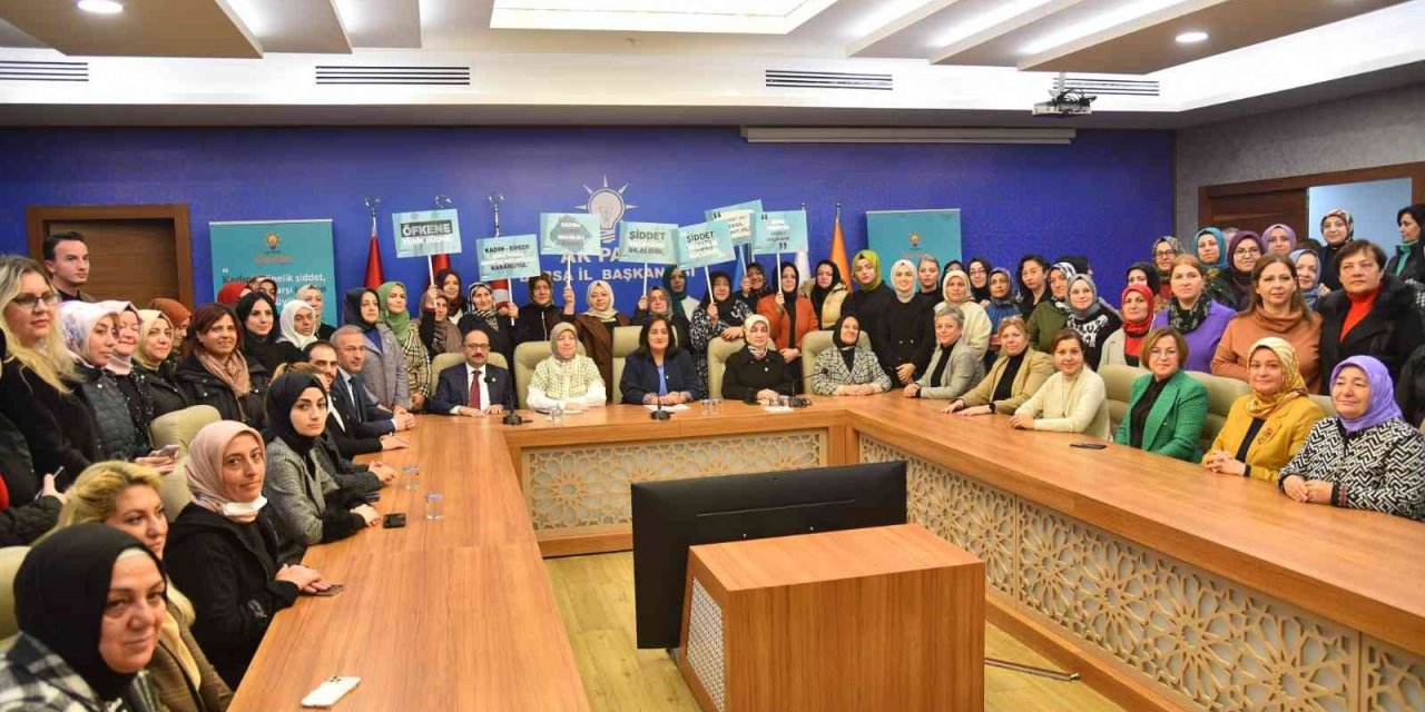 AK kadınlar; "kadına yönelik şiddetle mücadele etmekte kararlıyız"