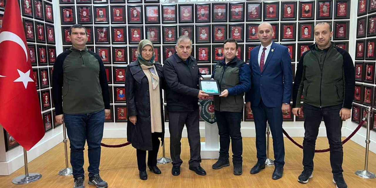 Fidanlar şehit ve gaziler için toprakla buluştu