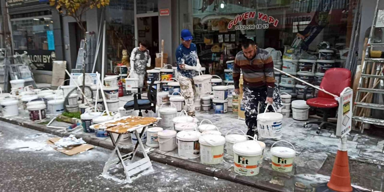 Düzce’de depremin izleri siliniyor