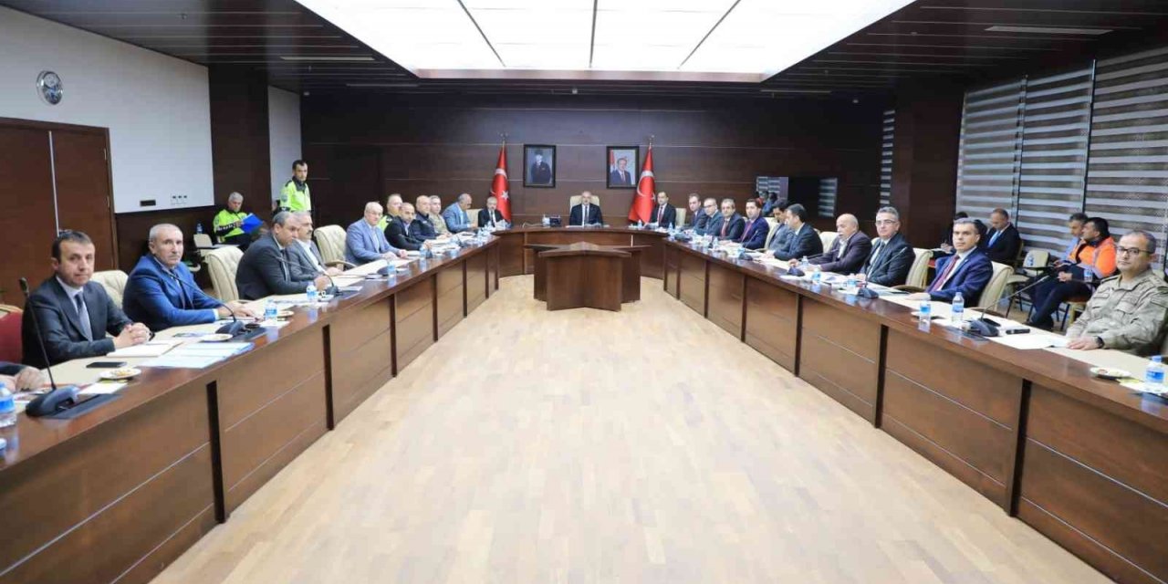Elazığ’da ’kış mevsimi trafik tedbirleri’ toplantısı yapıldı