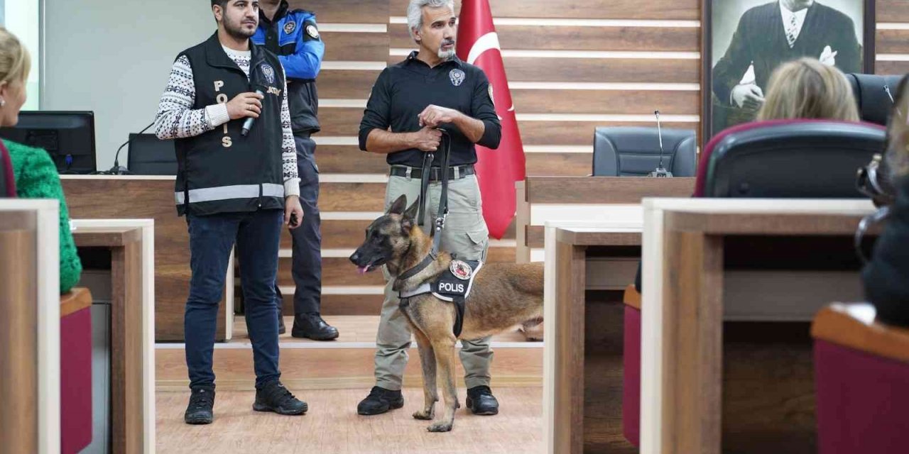 Hatay’da kadınlara KADES uygulaması anlatıldı