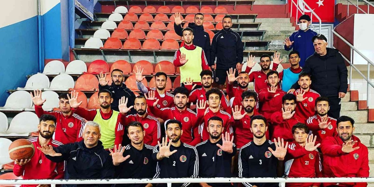 Turgutluspor’dan kadına yönelik şiddetle mücadeleye destek