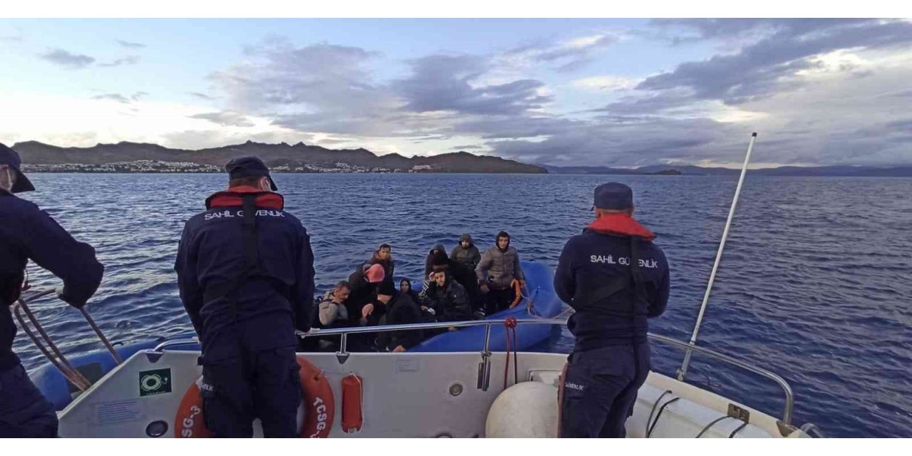 Bodrum’da 19 düzensiz göçmen kurtarıldı