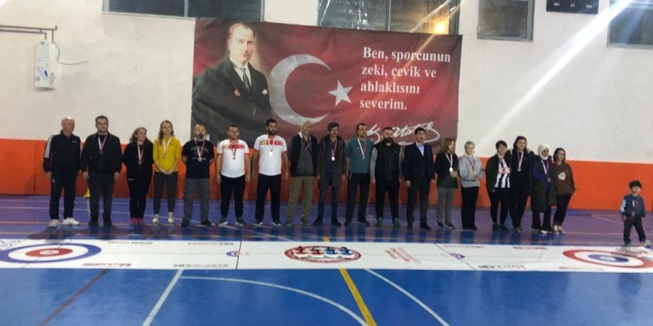 Köyceğiz’de öğretmenler arasında Floor Curling turnuvası yapıldı