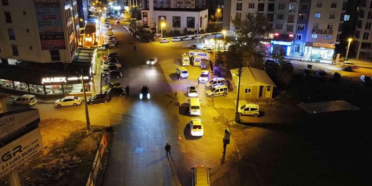 Polisten öğrenci nüfusunun fazla olduğu mahallede dron destekli denetim