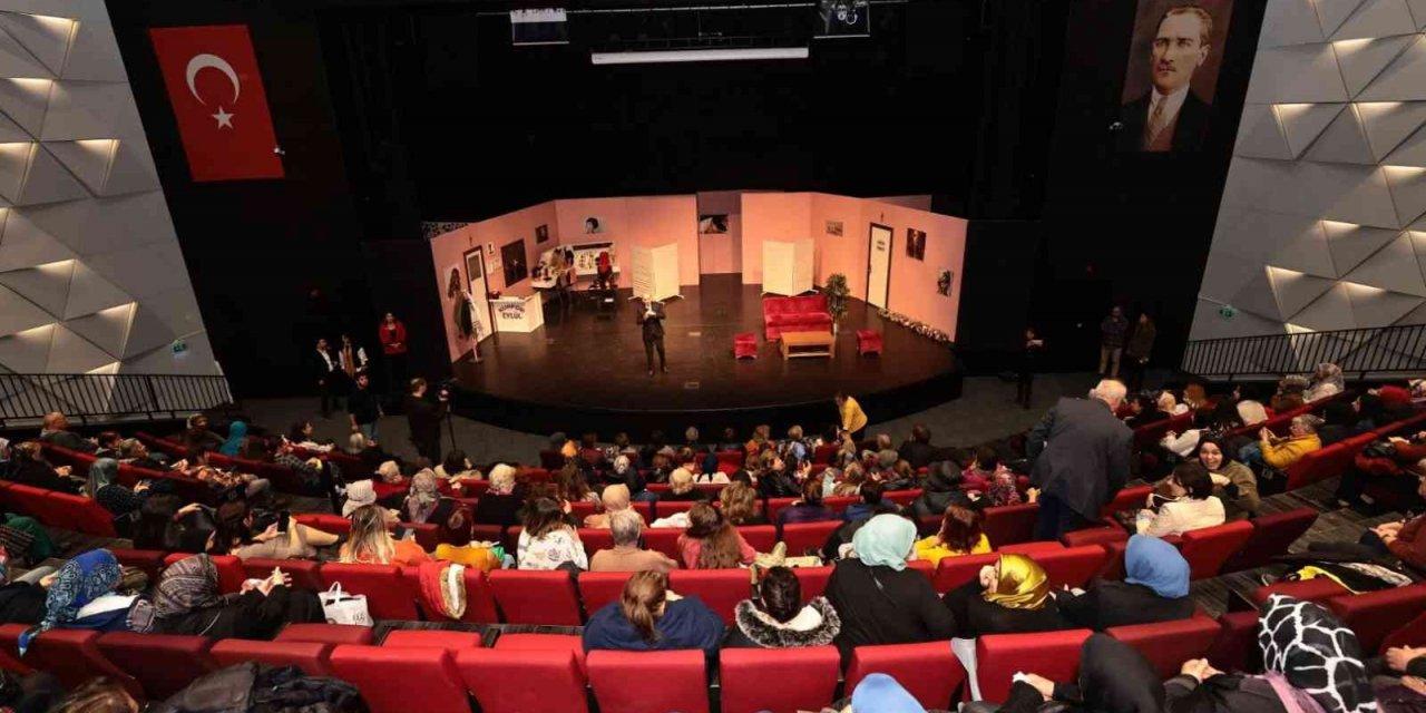 Kadınlara özel tiyatro