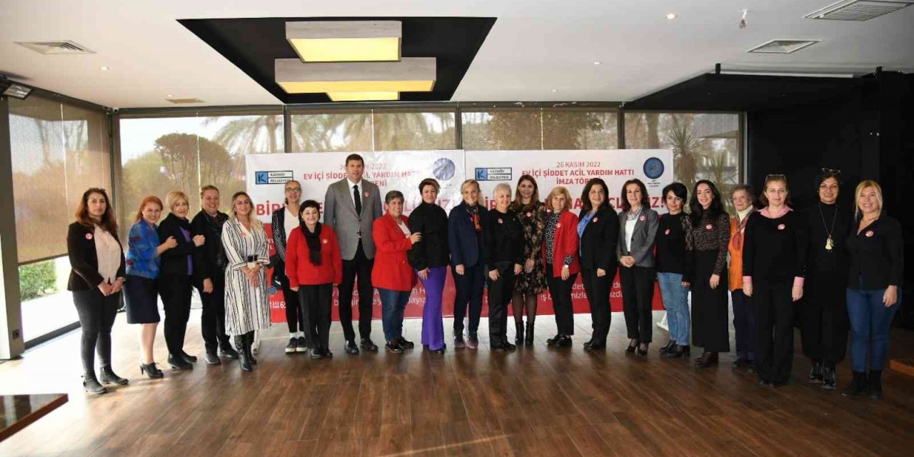 Kadıköy Belediyesi ile Türkiye Kadın Dernekleri Federasyonu arasında “Ev İçi Şiddet Acil Yardım Hattı” protokol imzası atıldı