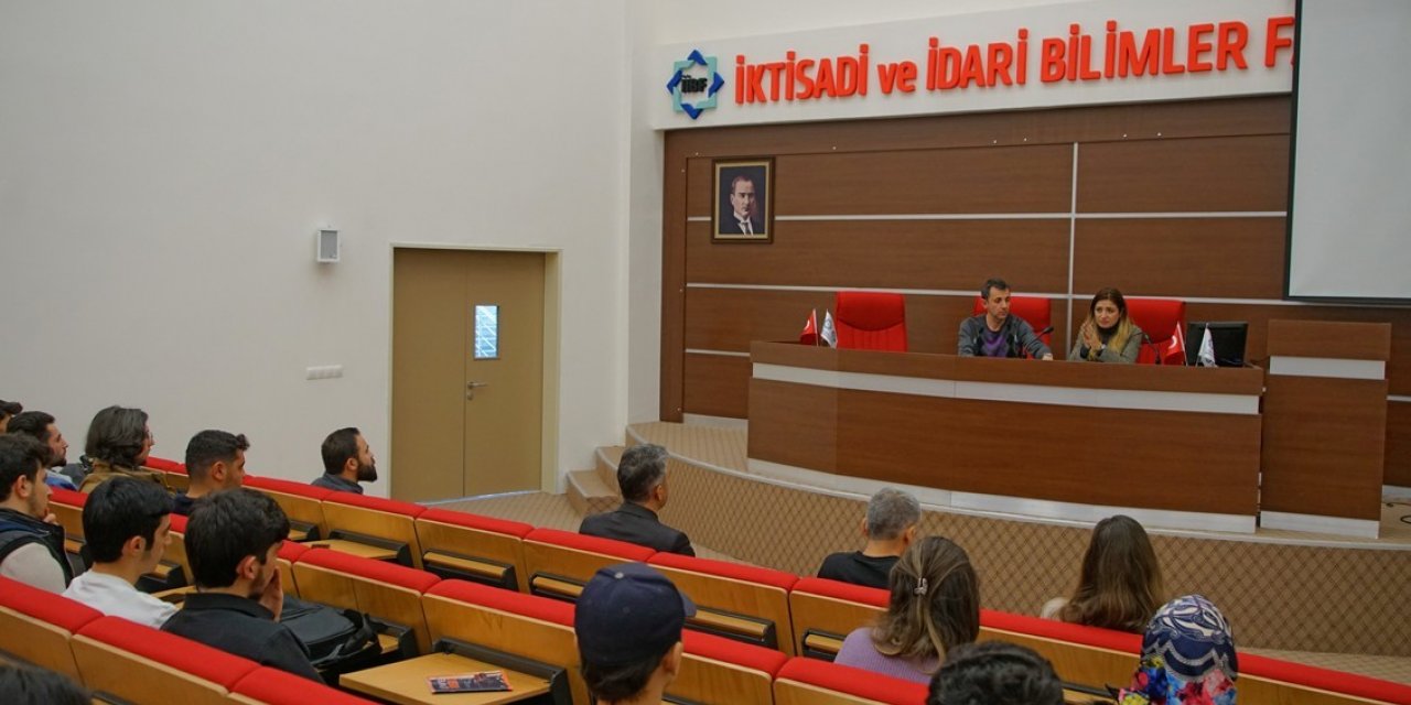 ÇAKÜ’de Rusya-Ukrayna Savaşını ele alındı