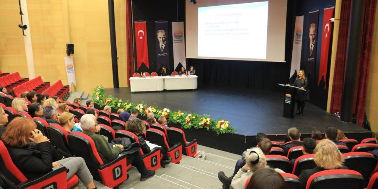 Marmaris’te ‘Kadın Şiddetine Karşı Toplumsal Farkındalık’ paneli düzenlendi