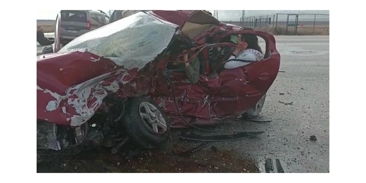 Feci kazada polis memuru baba ile oğlu hayatını kaybetti, 2’si ağır 3 kişi yaralandı