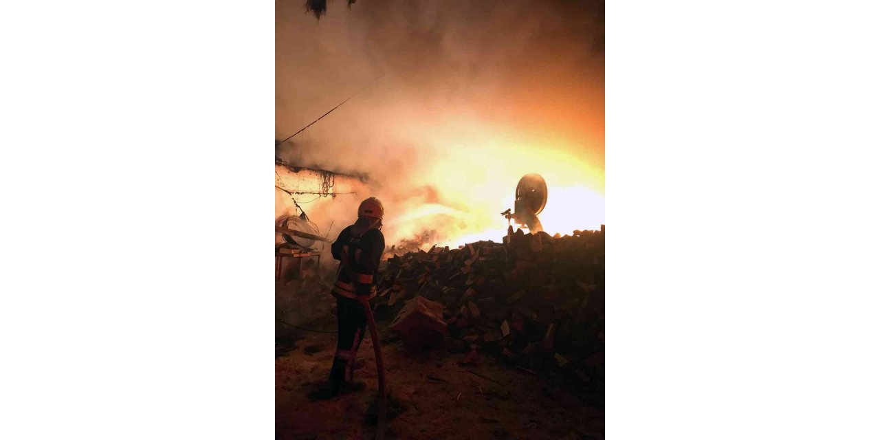 Mobilya işyerinde yangın