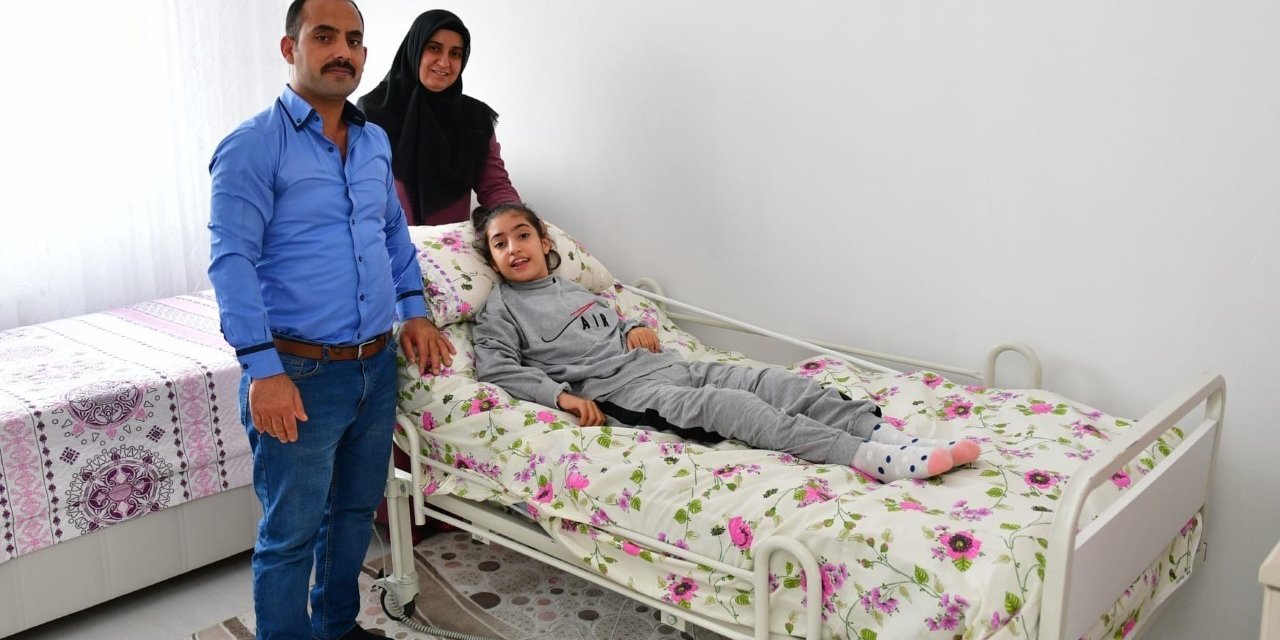 Elif ve Mehtap kardeşlerin ortopedik yatak mutluluğu