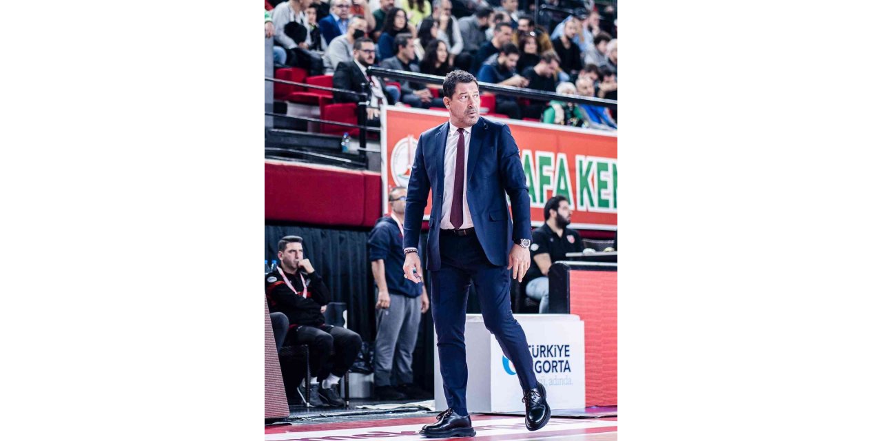 Pınar Karşıyaka, evinde güldü