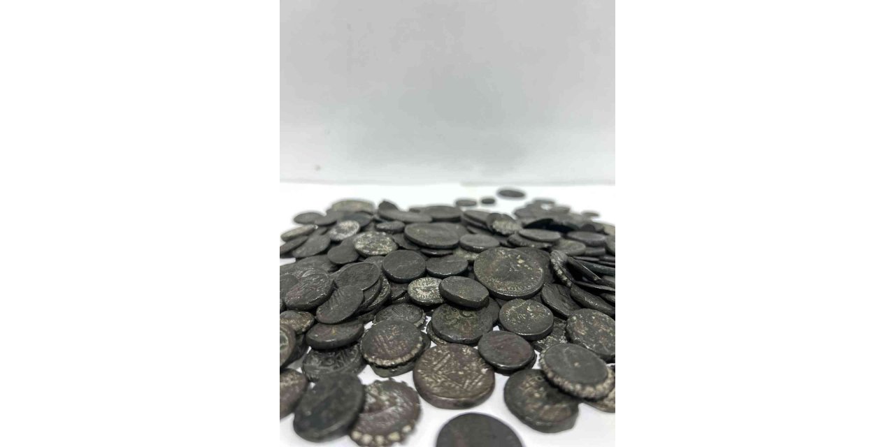 Hatay’da Roma dönemine ait 255 adet sikke ele geçirildi