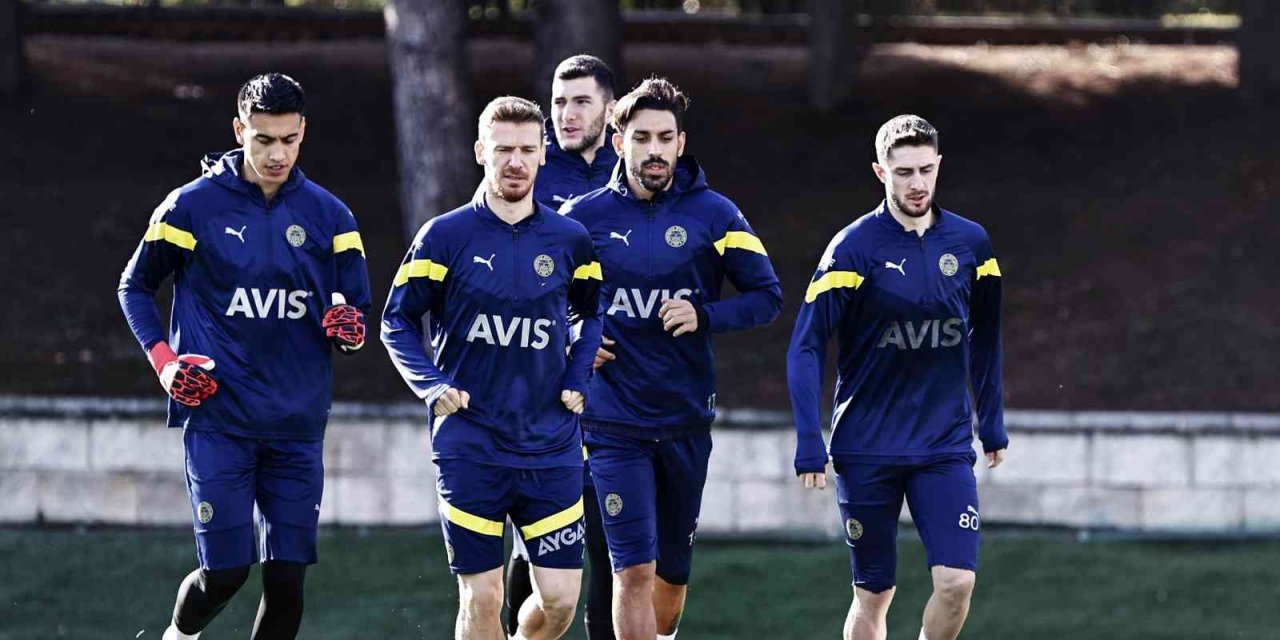 Fenerbahçe hazırlıklarını sürdürdü
