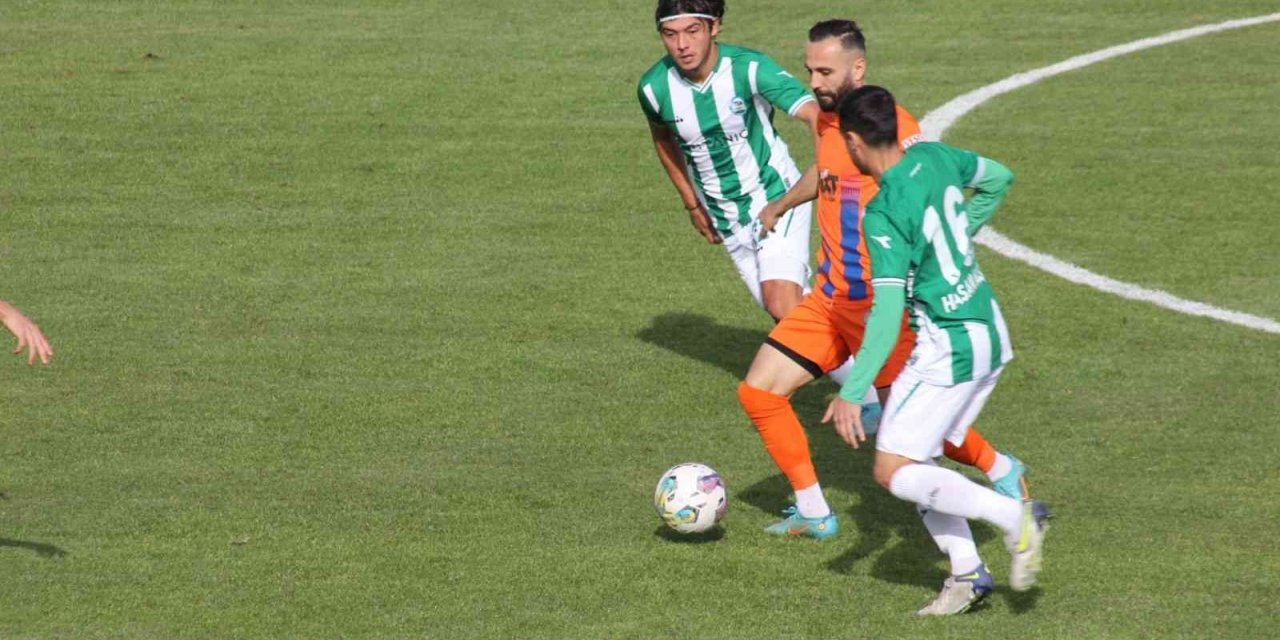 TFF 2. Lig: İskenderunspor: 1 - Serik Belediyespor: 1
