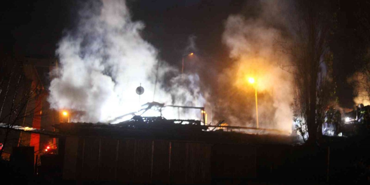 Kayseri’de bekçi kulübesinde yangın paniği