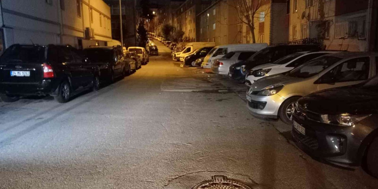 Eyüpsultan’da bir kadın eski kocası tarafından sokak ortasında bıçaklandı