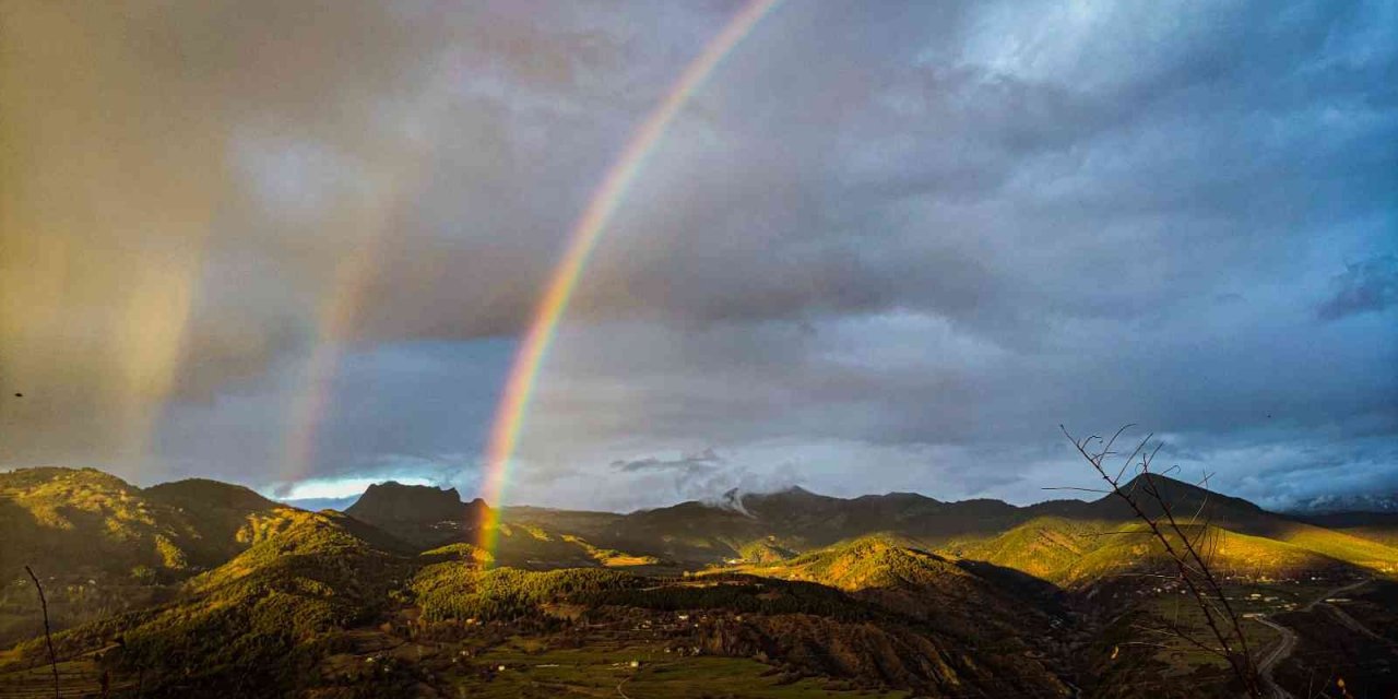 Sakin Şehir Şavşat’ta gökkuşağının eşsiz manzarası
