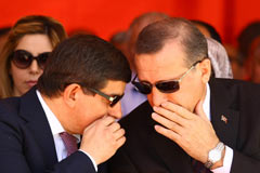 Herkes Davutoğlu'na o sırrı soruyor