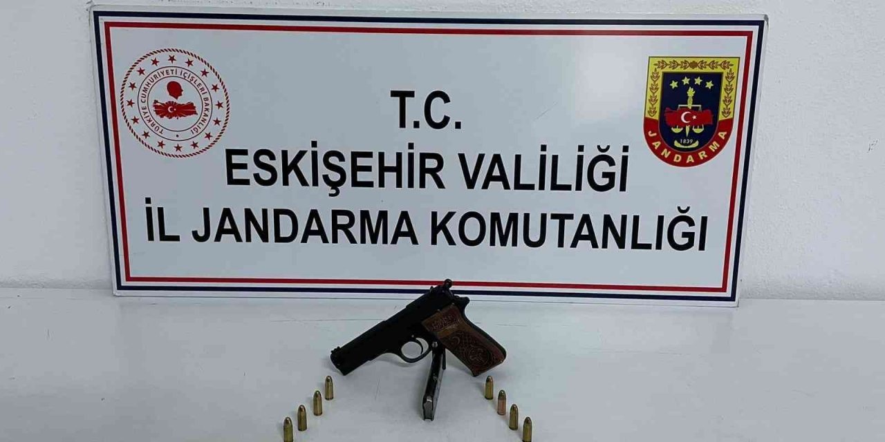 El yapımı tabanca ele geçirildi