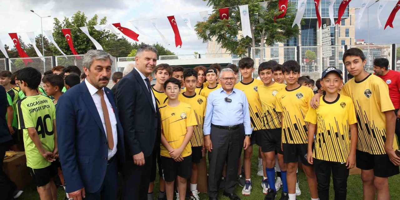 Başkan Büyükkılıç’ın amatör spor kulüplerine desteği sürüyor