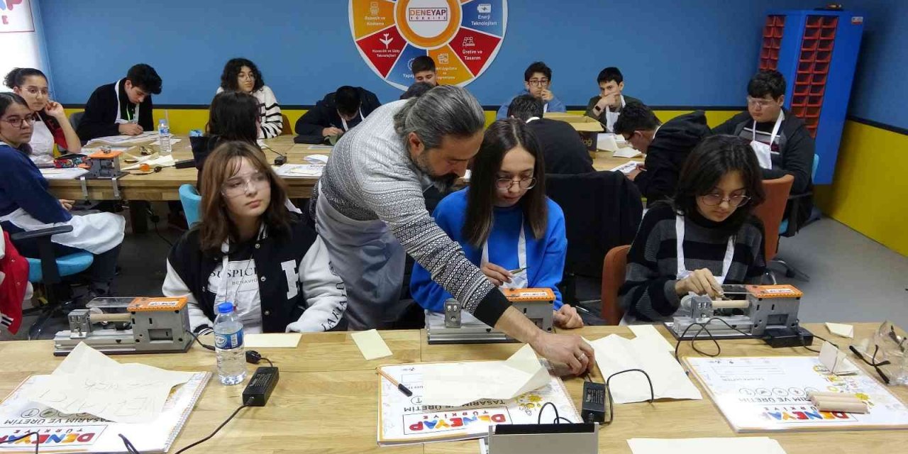 Osmaniye’de “Geleceğin teknoloji yıldızları” eğitime başladı