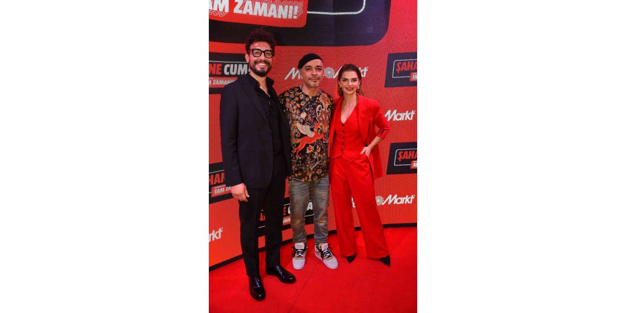 MediaMarkt mağazasında sürpriz rap performansı