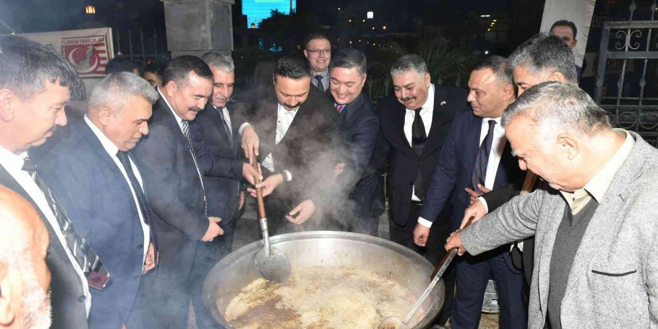 Adana’da Özbekistan Kültür Gecesi