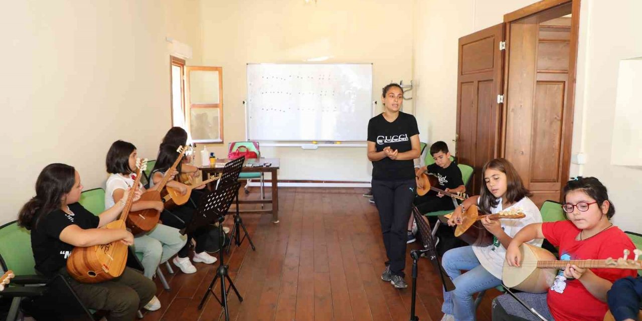 Talas’tan çocuklara özel bağlama kursu