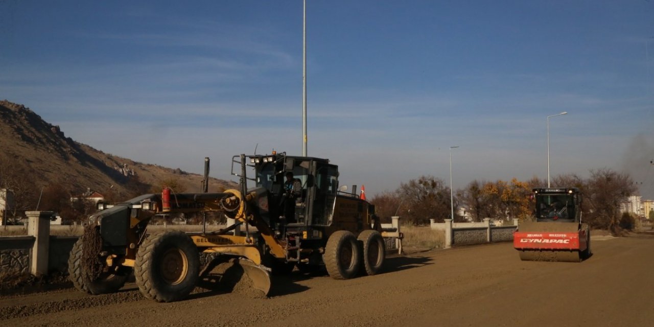 Melikgazi Belediyesi Altınoluk Mahallesi’nde asfalt çalışmasına başladı