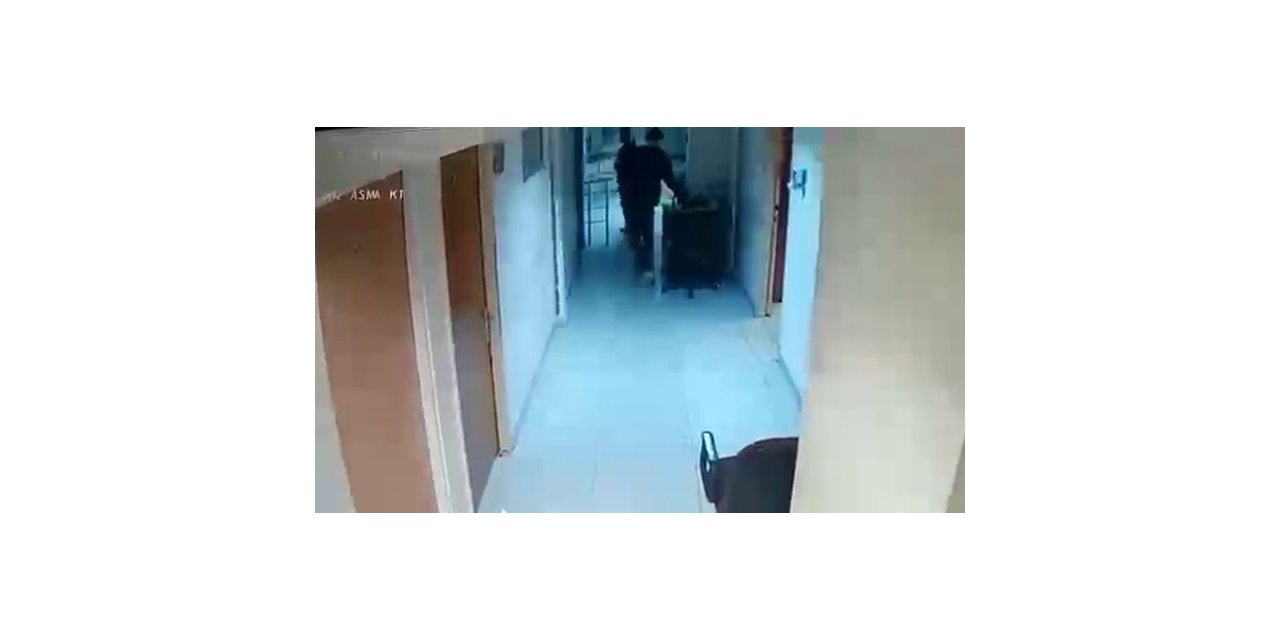 Esenyurt’ta adliyedeki polisin çantasını çalan hırsızlar kamerada