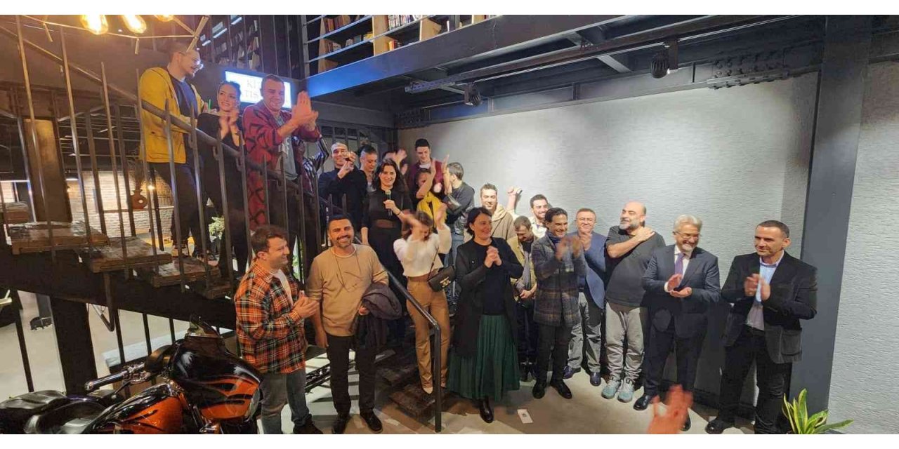 1984 oyununa büyük övgü