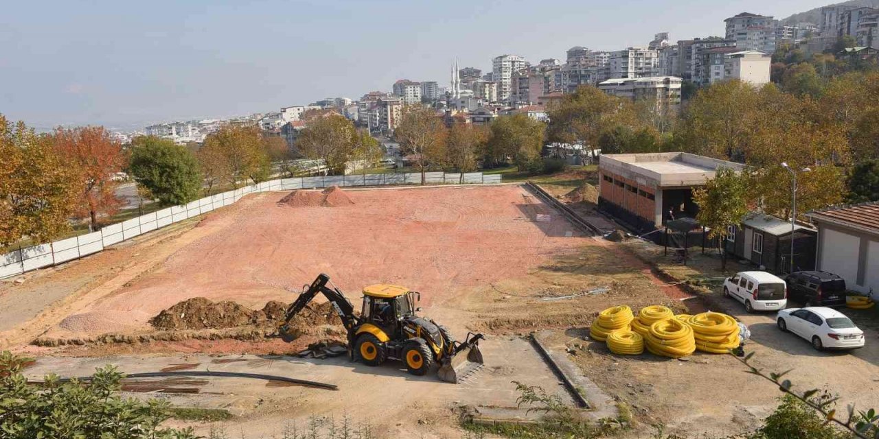 Yıldırım Belediyesi’nden iki halı saha daha