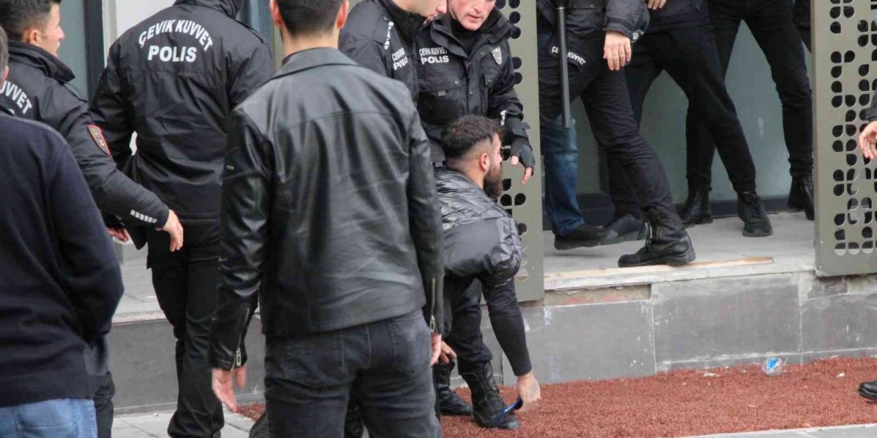 Saha içerisindeki gerginlik kavgaya dönüştü