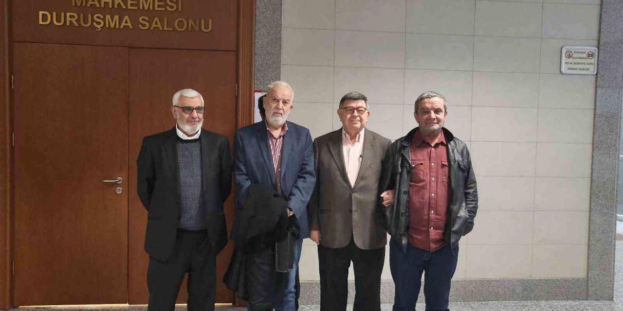 Kapatılan Zaman gazetesinin eski yazarlarına hapis cezası