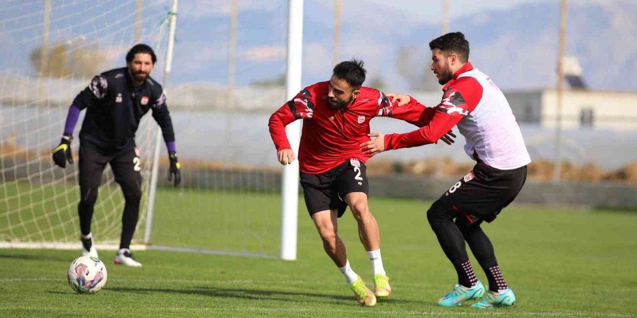 Sivasspor hücum ve savunma çalıştı