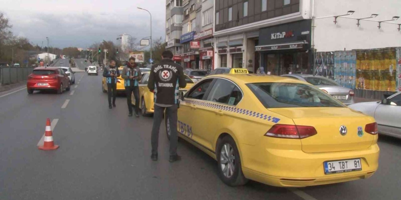 Kadıköy’de taksi şoförlerine ceza yağdı