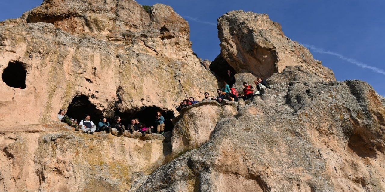 Doğa tutkunları Yılanlı Vadi’de 20 kilometre yürüdü