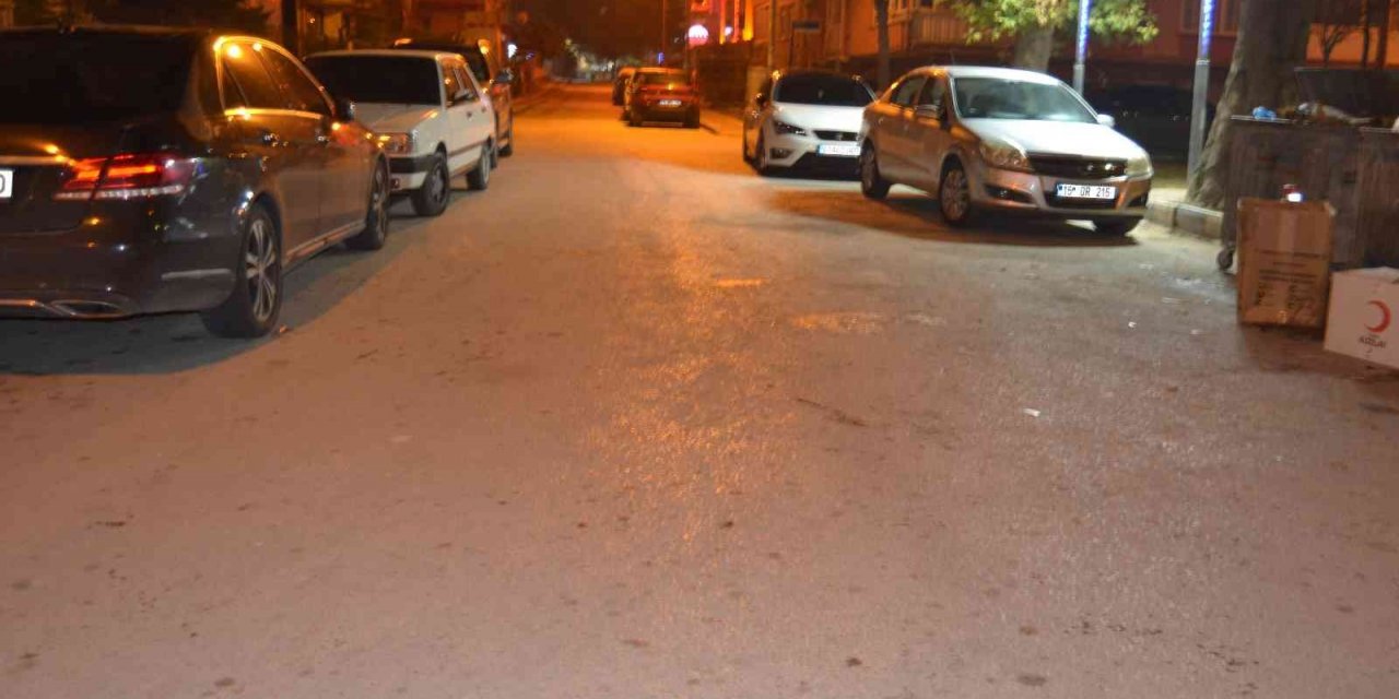 Yol verme tartışması bıçaklı kavgaya dönüştü: 1 yaralı