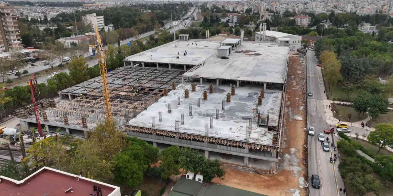 Akdeniz Üniversitesi Katlı Otopark’ın kaba inşaatı yıl sonuna tamamlanacak