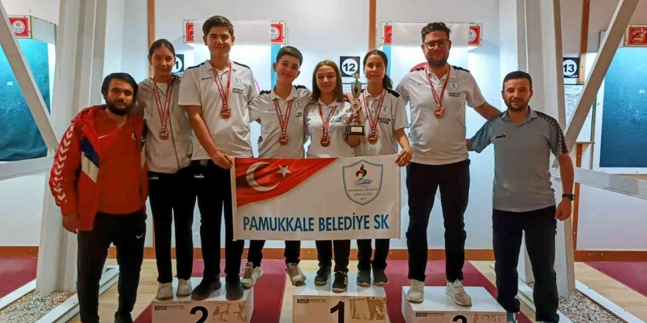 Pamukkale Belediyespor dart takımı Türkiye 3.sü oldu