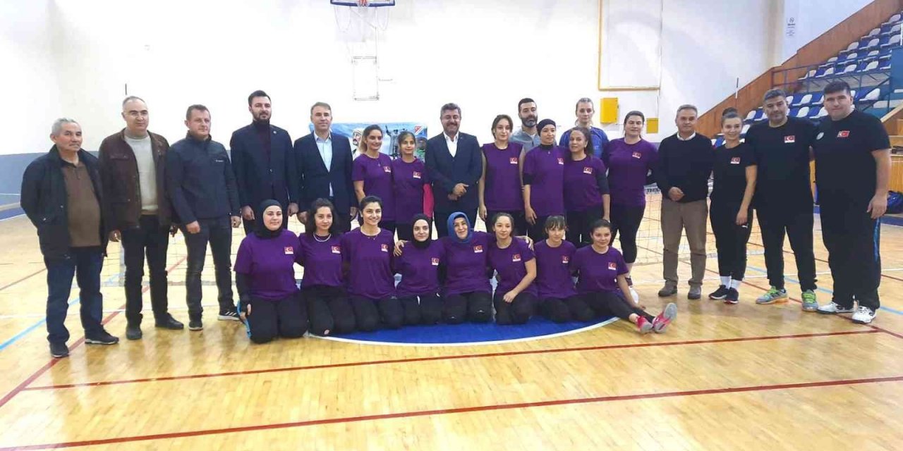 Oturarak Voleybol Kadın A Milli Takımı Karaman’da çalışmalara devam ediyor