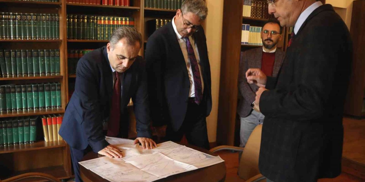 Rektör Altun’dan, ERUSAM’a ziyaret