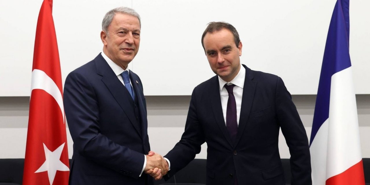Bakan Akar, Fransız mevkidaşı ile görüştü
