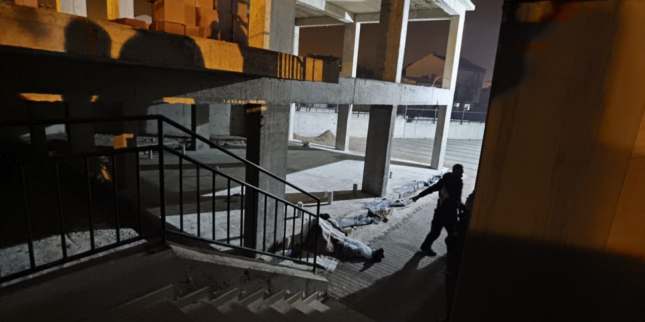 Caminin müştemilatından düşen adam hayatını kaybetti