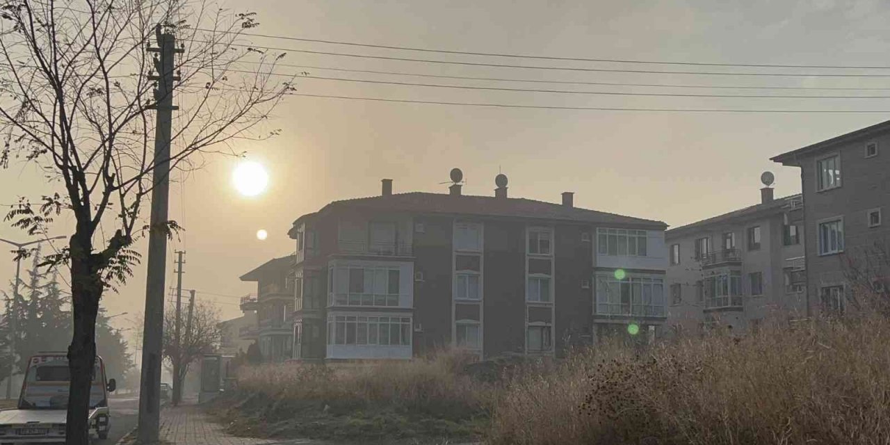Afyonkarahisar’da sisli hava etkili oldu