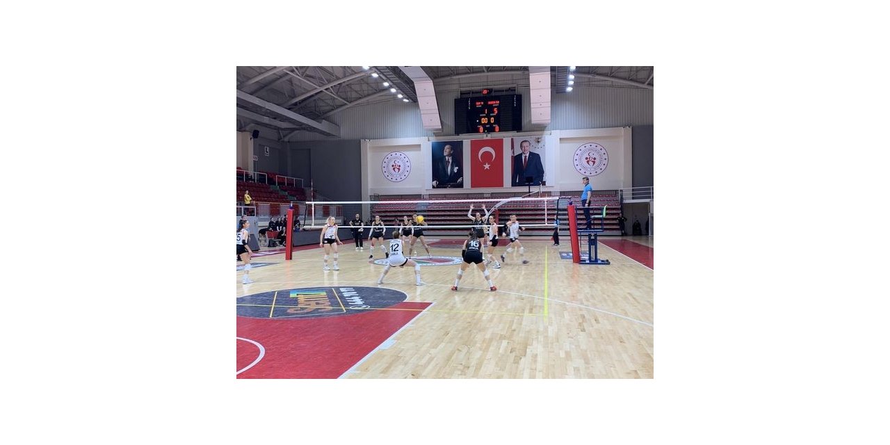Semt 77 Yalova Spor: 3 -Bilecik Belediye Spor Kadın Voleybol Takımı: 2